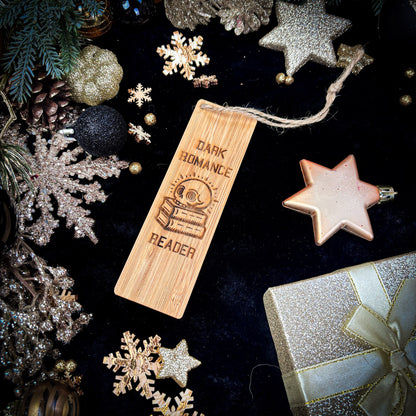 Holzlesezeichen Dark Romance