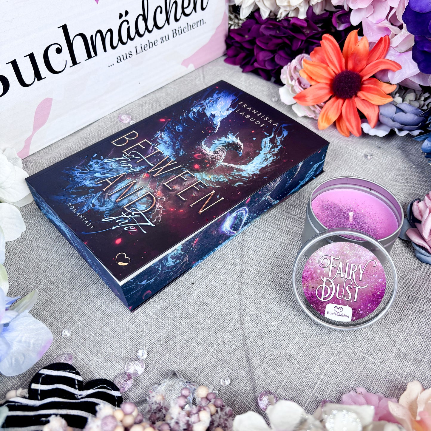 Farbschnittausgabe »Between Fire and Fate« [Sofort]