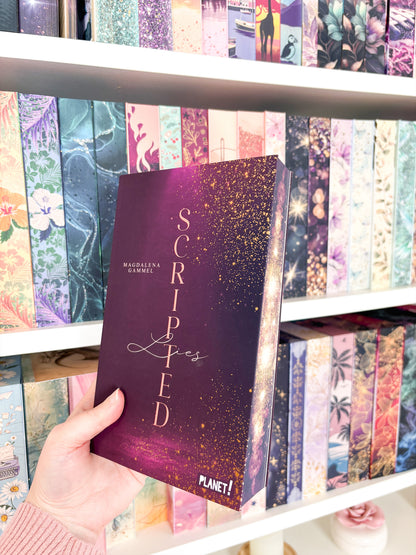 Farbschnittausgabe »Scripted Lies« [Sofort]